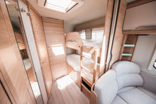 Lataa kuva Galleria-katseluun, Knaus Südwind