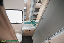 Lataa kuva Galleria-katseluun, Adria Aviva