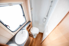 Lataa kuva Galleria-katseluun, Adria Coral Sport S 573 DS