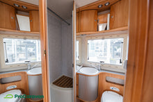 Lataa kuva Galleria-katseluun, Adria Izola S 687 SPG