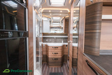 Lataa kuva Galleria-katseluun, Knaus Sun I 900 LX