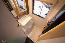 Lataa kuva Galleria-katseluun, Adria Action