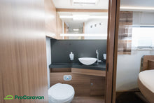 Lataa kuva Galleria-katseluun, Adria Coral S 670 SC