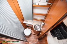 Ladda upp bild till gallerivisning, Hymer B 678