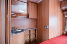 Lataa kuva Galleria-katseluun, Dethleffs CAMPER