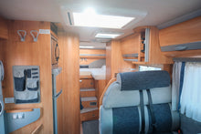Lataa kuva Galleria-katseluun, Adria Coral S 670 SL