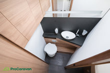 Lataa kuva Galleria-katseluun, Adria Coral S 670 SC