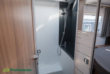 Lataa kuva Galleria-katseluun, Adria Matrix Plus 670 DC