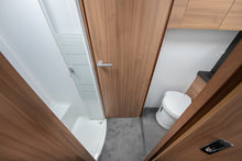 Lataa kuva Galleria-katseluun, Adria Matrix 670SC Nordkapp Edition Alde