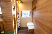 Lataa kuva Galleria-katseluun, Knaus Sun I 900 LEG