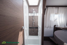 Lataa kuva Galleria-katseluun, Adria Sonic 700 DC Supreme