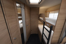 Lataa kuva Galleria-katseluun, Knaus Südwind