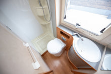 Lataa kuva Galleria-katseluun, Adria Coral Silver S 650SP