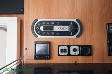 Ladda upp bild till gallerivisning, LMC Breezer H 730 Black Selection