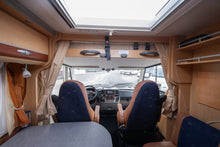 Lataa kuva Galleria-katseluun, Dethleffs Globebus