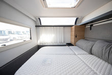 Lataa kuva Galleria-katseluun, Adria Astella