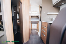 Lataa kuva Galleria-katseluun, Adria Coral S 670 SC Supreme