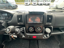 Lataa kuva Galleria-katseluun, Adria Matrix Axess M 680 SP