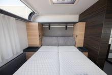 Lataa kuva Galleria-katseluun, Adria Astella