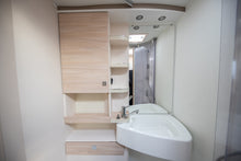 Lataa kuva Galleria-katseluun, Eura Mobil Active One 690 HB