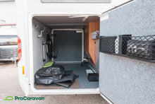 Lataa kuva Galleria-katseluun, Carthago T 143 C-Tourer