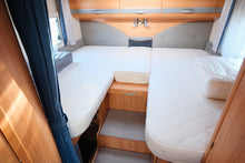 Lataa kuva Galleria-katseluun, Adria Coral S 670 SL
