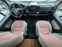 Lataa kuva Galleria-katseluun, Adria Matrix Axess M 680 SP