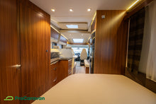 Ladda upp bild till gallerivisning, Adria Matrix M 650 SF