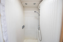 Lataa kuva Galleria-katseluun, Dethleffs Globebus