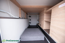 Ladda upp bild till gallerivisning, Knaus Live Wave 650 MEG Platinum Selection