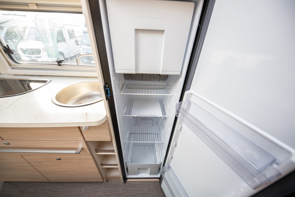 Eura Mobil Active One 690 HB