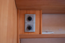 Lataa kuva Galleria-katseluun, Adria Coral Silver S 650SP