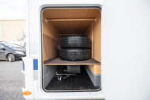 Lataa kuva Galleria-katseluun, Dethleffs Globebus