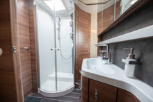 Lataa kuva Galleria-katseluun, Knaus Sun I 900 LX