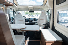 Ladda upp bild till gallerivisning, Rapido V62 R65 Edition