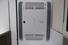 Lataa kuva Galleria-katseluun, Adria Astella