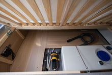 Lataa kuva Galleria-katseluun, Adria Astella