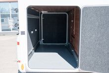 Ladda upp bild till gallerivisning, LMC Cruiser T 673G