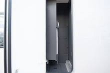 Lataa kuva Galleria-katseluun, Adria Astella