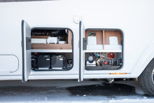 Lataa kuva Galleria-katseluun, Knaus Sun I 900 LX