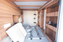 Lataa kuva Galleria-katseluun, Knaus Sun I 900 LX