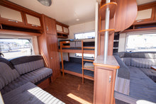 Ladda upp bild till gallerivisning, Hobby 650 KMFe Prestige