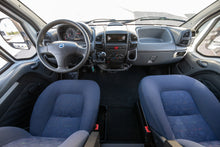 Lataa kuva Galleria-katseluun, Dethleffs T 5841