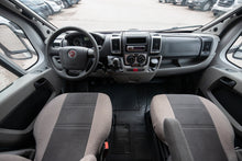 Lataa kuva Galleria-katseluun, Adria Coral Silver S 650SP