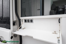 Lataa kuva Galleria-katseluun, Volkswagen Grand California 680