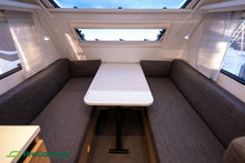 Lataa kuva Galleria-katseluun, Adria Action