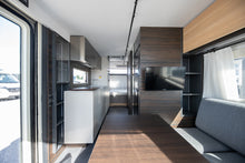 Lataa kuva Galleria-katseluun, Adria Astella