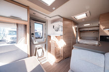 Lataa kuva Galleria-katseluun, Knaus Südwind