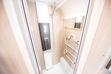 Lataa kuva Galleria-katseluun, Adria ADORA