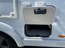 Lataa kuva Galleria-katseluun, Hymer B 878 SL